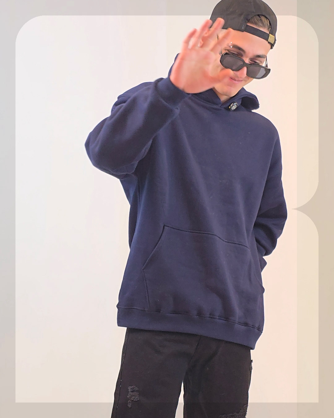 1012 هودی بالنسیاگا