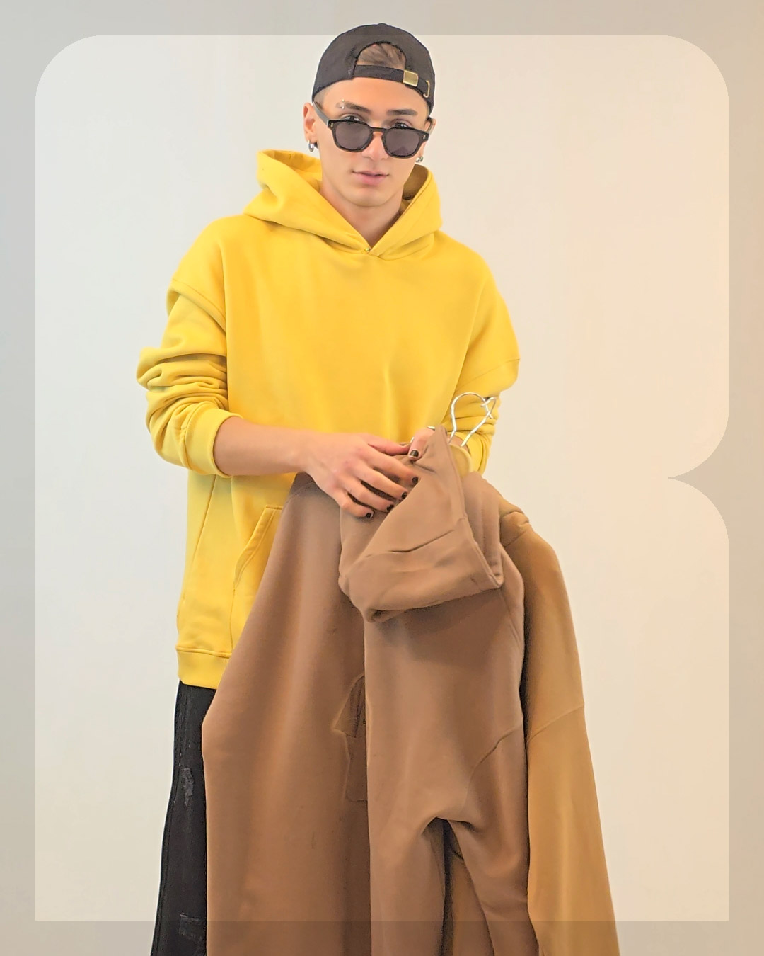 1012 هودی بالنسیاگا