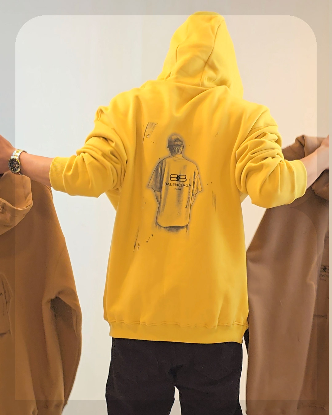 1012 هودی بالنسیاگا