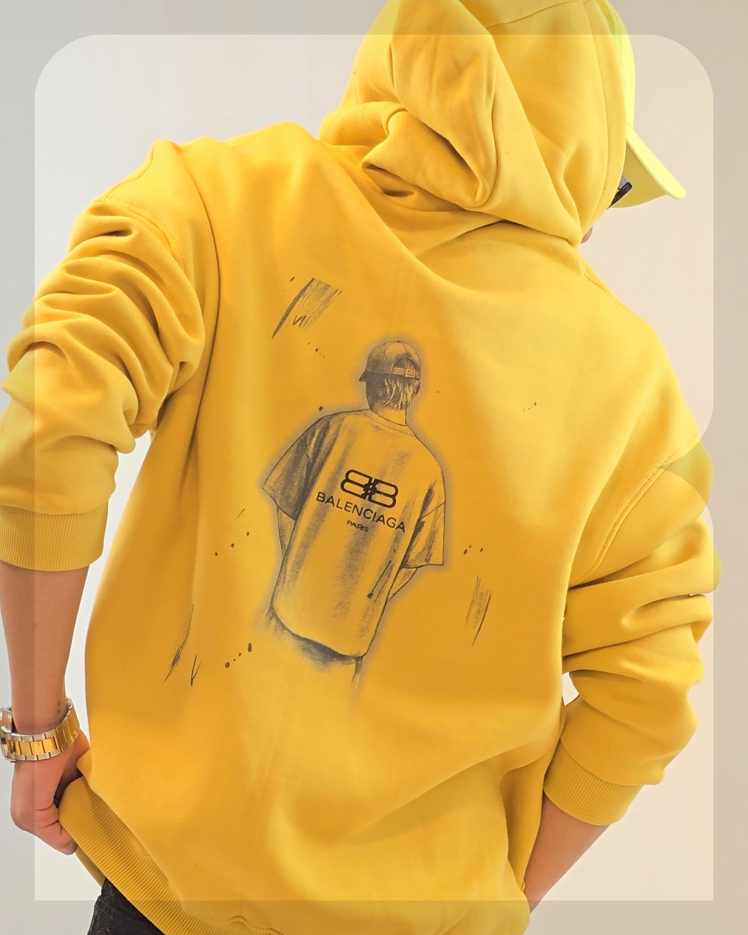 1012 هودی بالنسیاگا