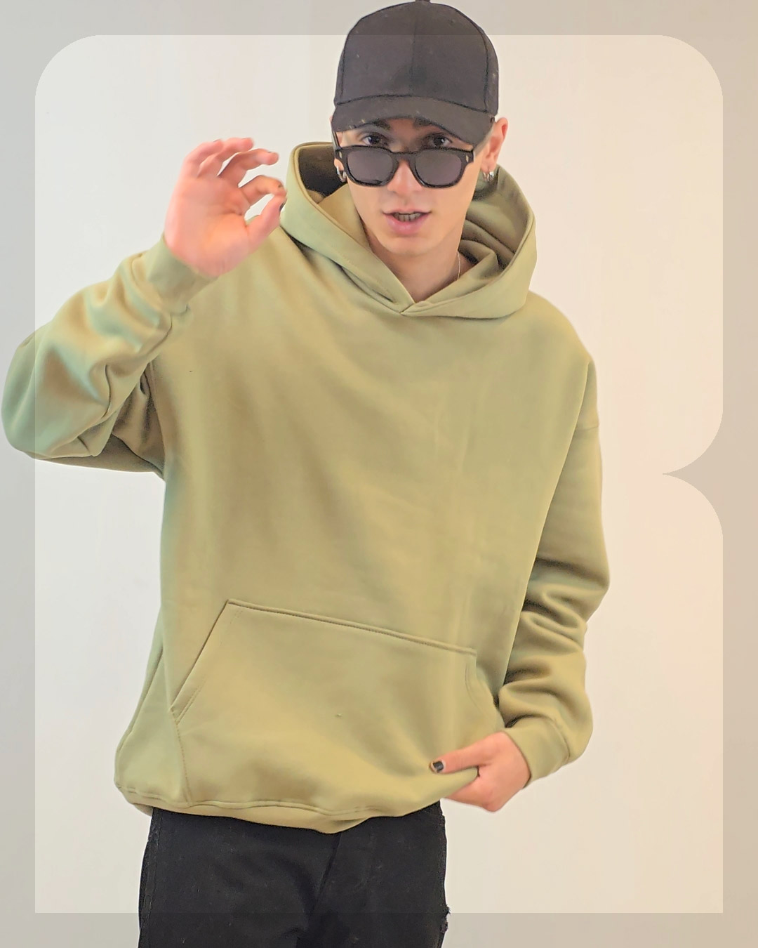 1012 هودی بالنسیاگا