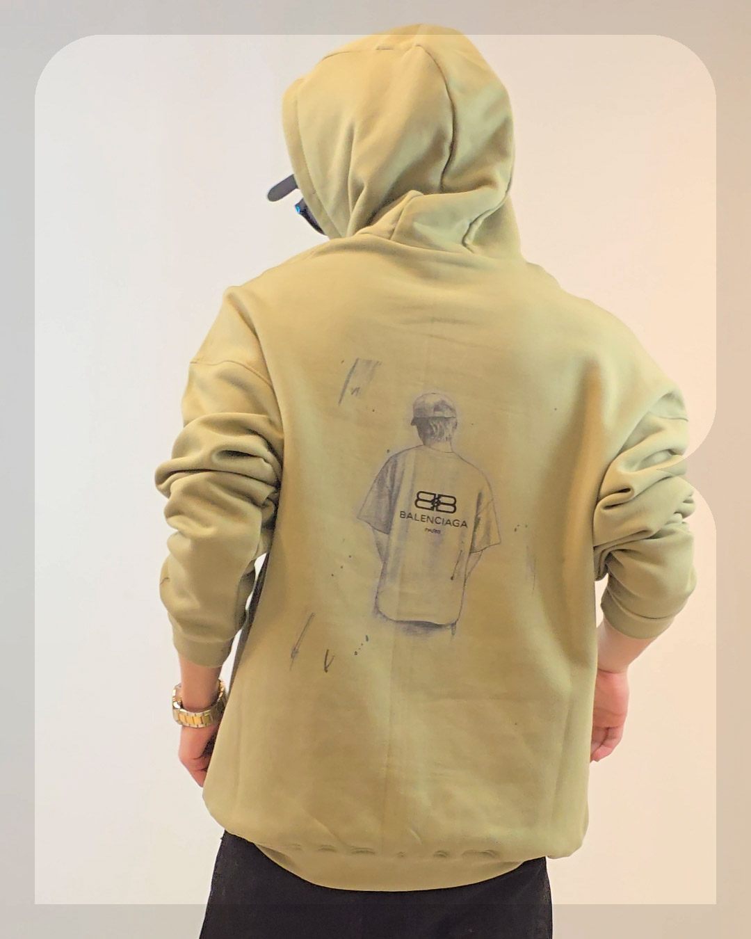 1012 هودی بالنسیاگا